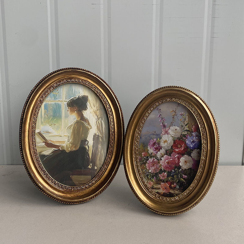 Resin Art Photo Frame - Vintage European Relief Golden Photo Frame
